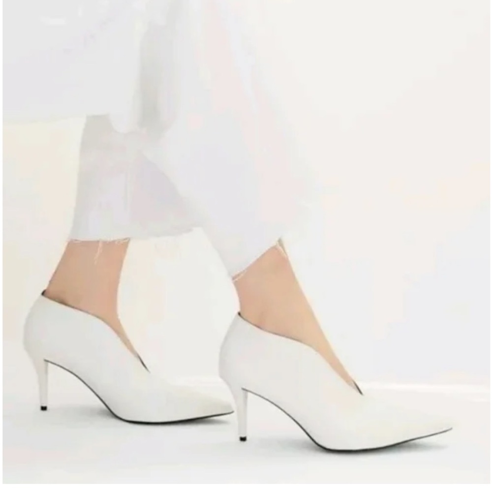 ZARA White V Vamp Heeled Booties Size 39